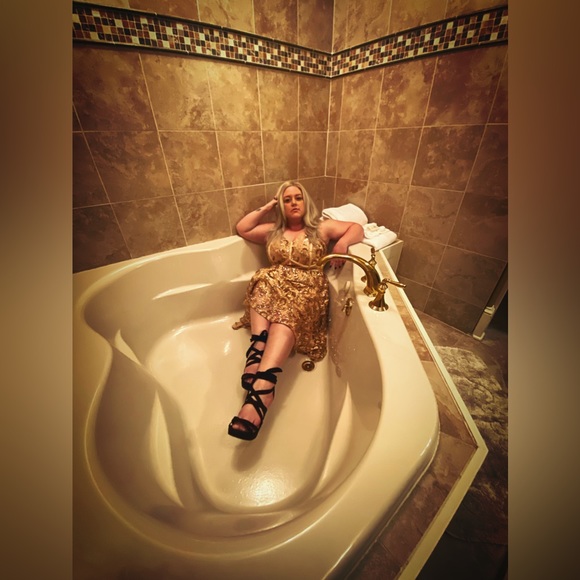 ME - Picture 7 of 11